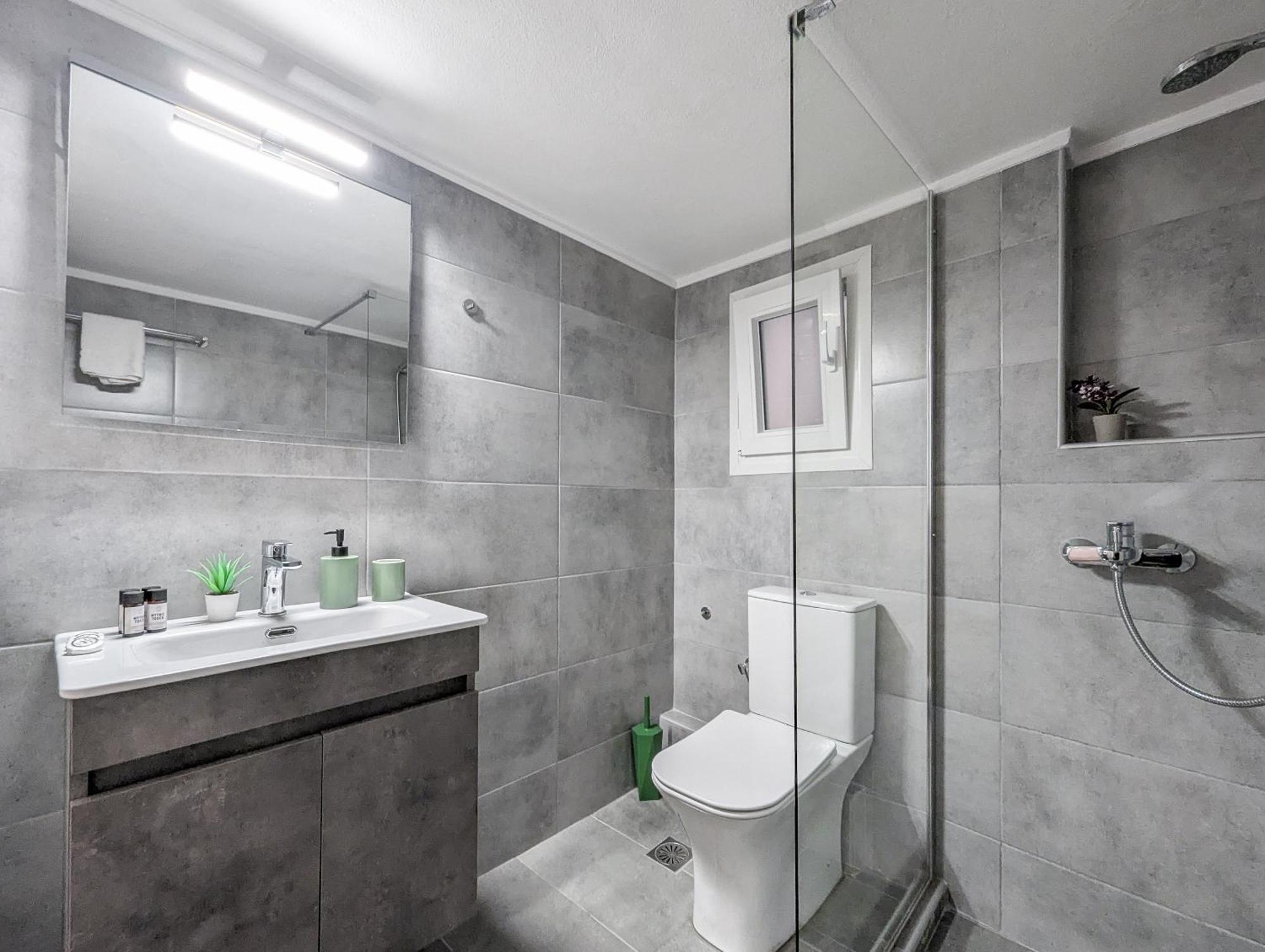 Spacious Apt For 5 Guests Next To Acropolis&Metro Atenas Exterior foto